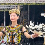 Suku Dayak Merupakan Salah Satu Suku Yang Di Kenal Ramah
