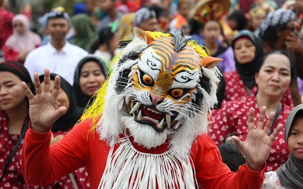 Kirab Budaya Kampung Melayu Semarang Gegerkan Warga, Harmoni Empat Etnis Jadi Sorotan