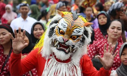 Kirab Budaya Kampung Melayu Semarang Gegerkan Warga, Harmoni Empat Etnis Jadi Sorotan