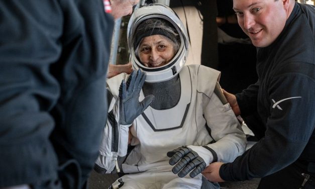 Akhir Sebuah Era: Sunita Williams Pensiun Usai Cetak Rekor 608 Hari di Luar Angkasa