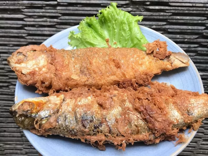 Sering Lengket di Wajan? Ini Cara Menggoreng Bandeng Agar Kulit Tetap Utuh