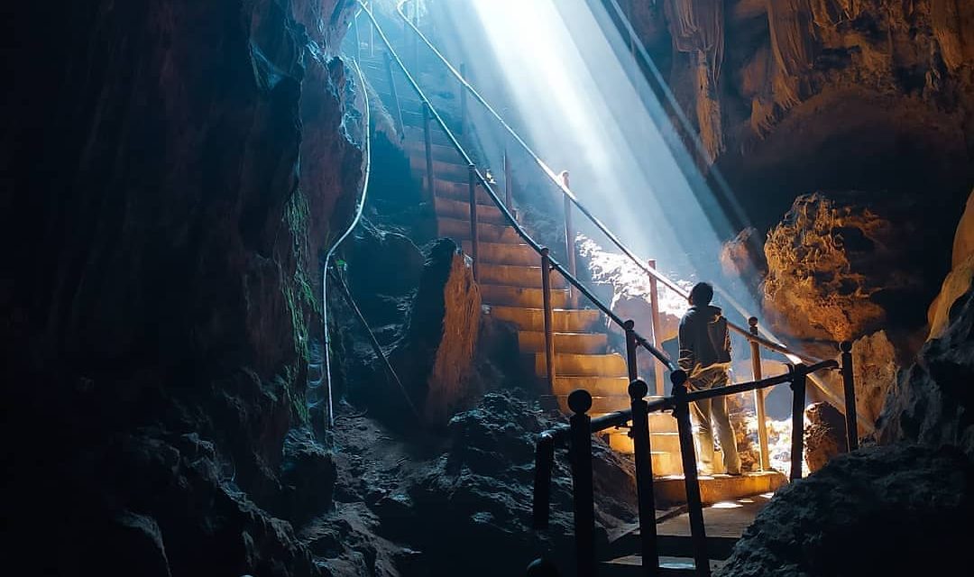 Berani! Uji Adrenalin di Caving Sumitro, Petualangan Bawah Tanah Goa Kiskendo Kulon Progo