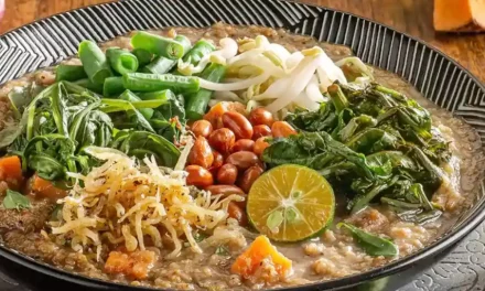 Tak Sekadar Pedas, Bubur Tradisional Melayu Sambas Ini Kaya Rempah