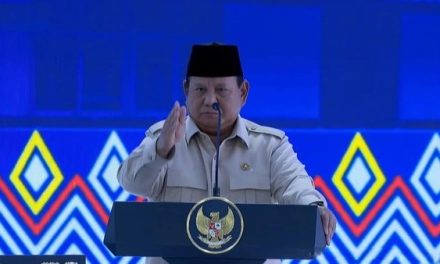 Momen Tak Terduga Prabowo di Balikpapan: Gubernur dan Wali Kota Tertukar
