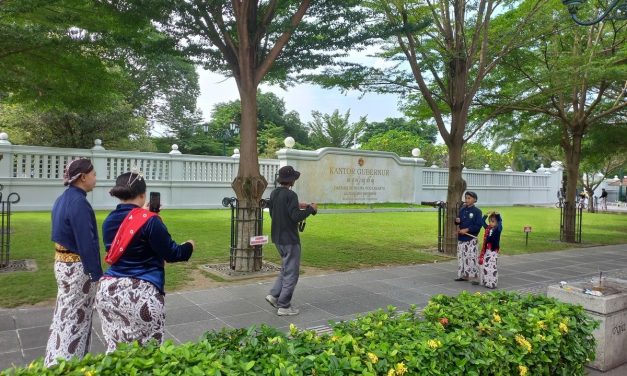 Jogja Kembali Bikin Heboh, Foto Busana Adat Jawa Jadi Tren Baru Wisatawan