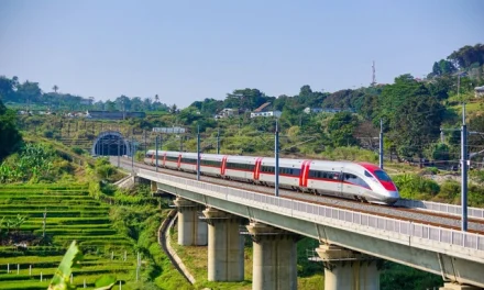 Kabar Gembira! Jadwal Kereta Cepat Whoosh Kembali Normal Mulai 14 Maret