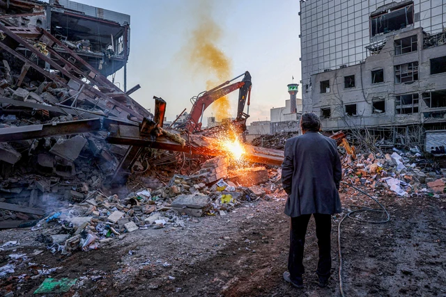 Selat Hormuz Terguncang, AS Turunkan Marinir dan Harga Minyak Melonjak