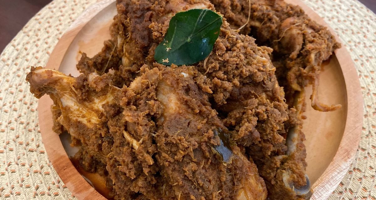 Sering Basi? Ternyata Ini Cara Menyimpan Rendang yang Benar