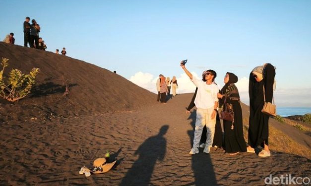 Bekas Tambang Pasir Besi Lombok Timur Jadi Wisata Viral