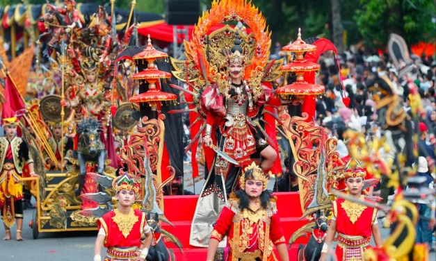 Banyuwangi Ethno Carnival 2026 Angkat Kisah Perang Bayu Lewat Parade Busana Etnik Spektakuler