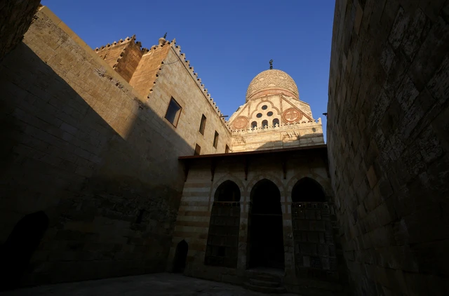 Restorasi Kubah Mausoleum Sultan Qaitbay