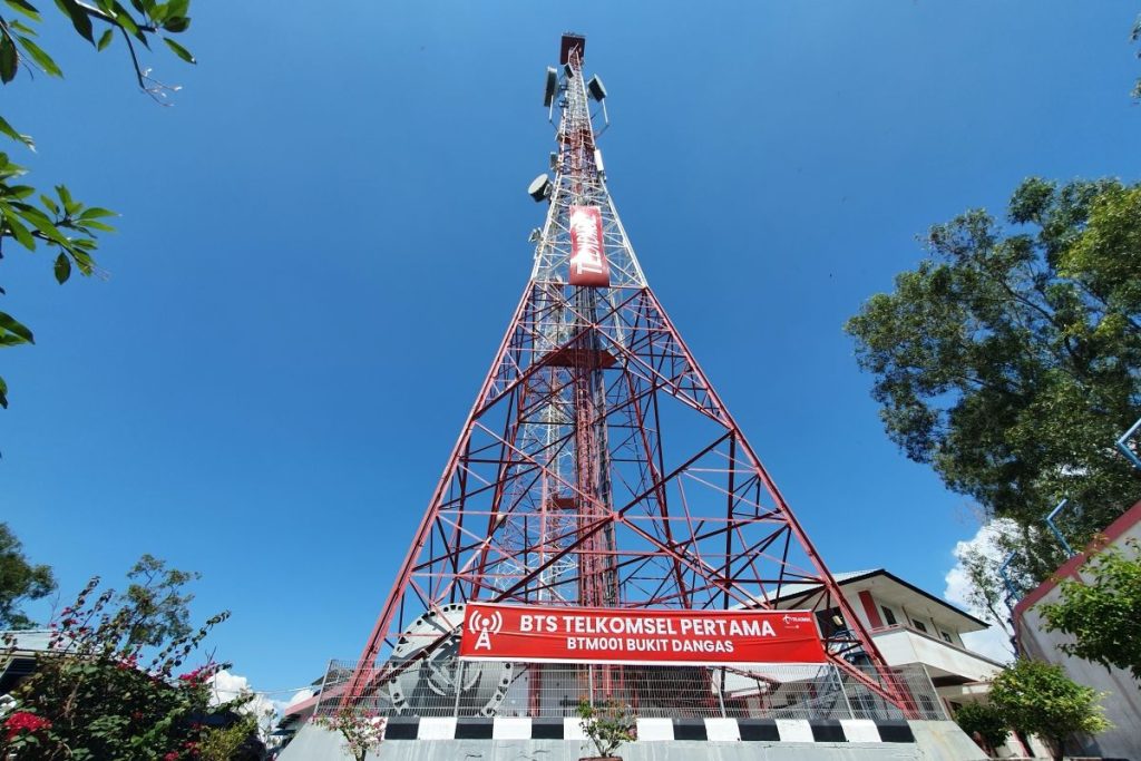 Ilustrasi pengembangan jaringan 5G di Indonesia setelah Komdigi menetapkan pemenang seleksi frekuensi 700 MHz dan 2,6 GHz.