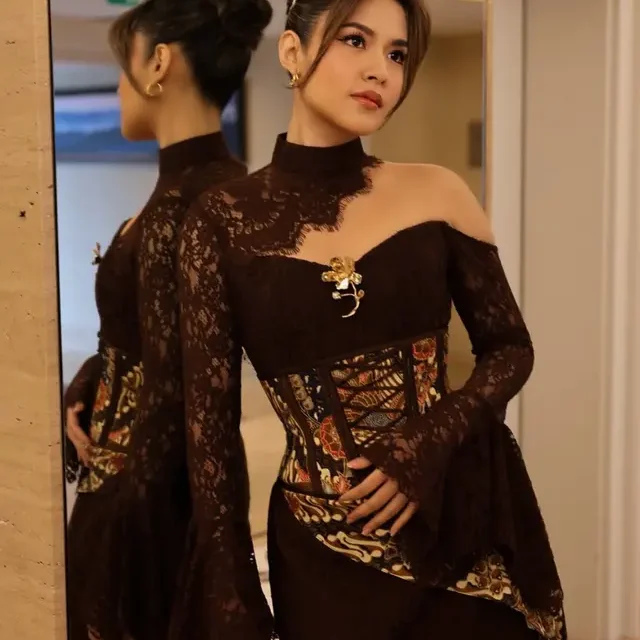Corset Top Kembali Populer, Gaya Klasik dengan Sentuhan Modern dan Feminin