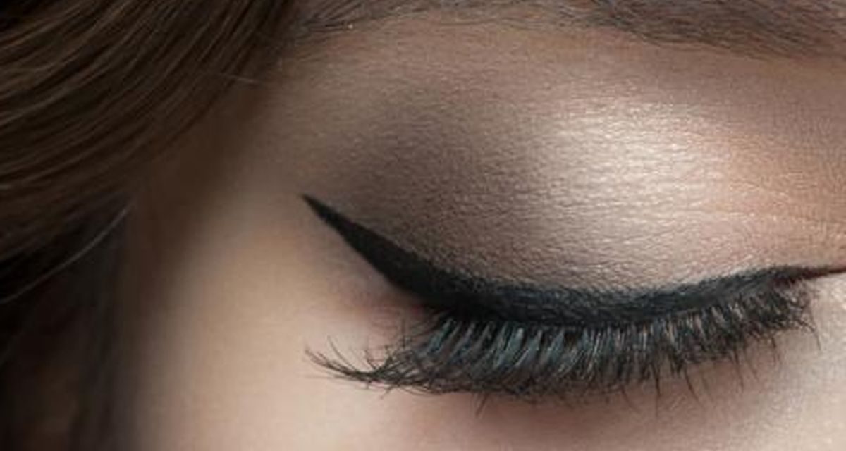 Rahasia Eyeliner Microlining agar Mata Tampak Lebih Besar