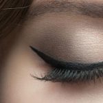 Rahasia Eyeliner Microlining agar Mata Tampak Lebih Besar