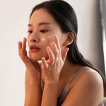Skincare dan Fashion, Begini Cara Membedakan Kebutuhan dan Keinginan