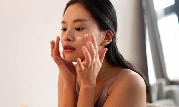 Skincare dan Fashion, Begini Cara Membedakan Kebutuhan dan Keinginan
