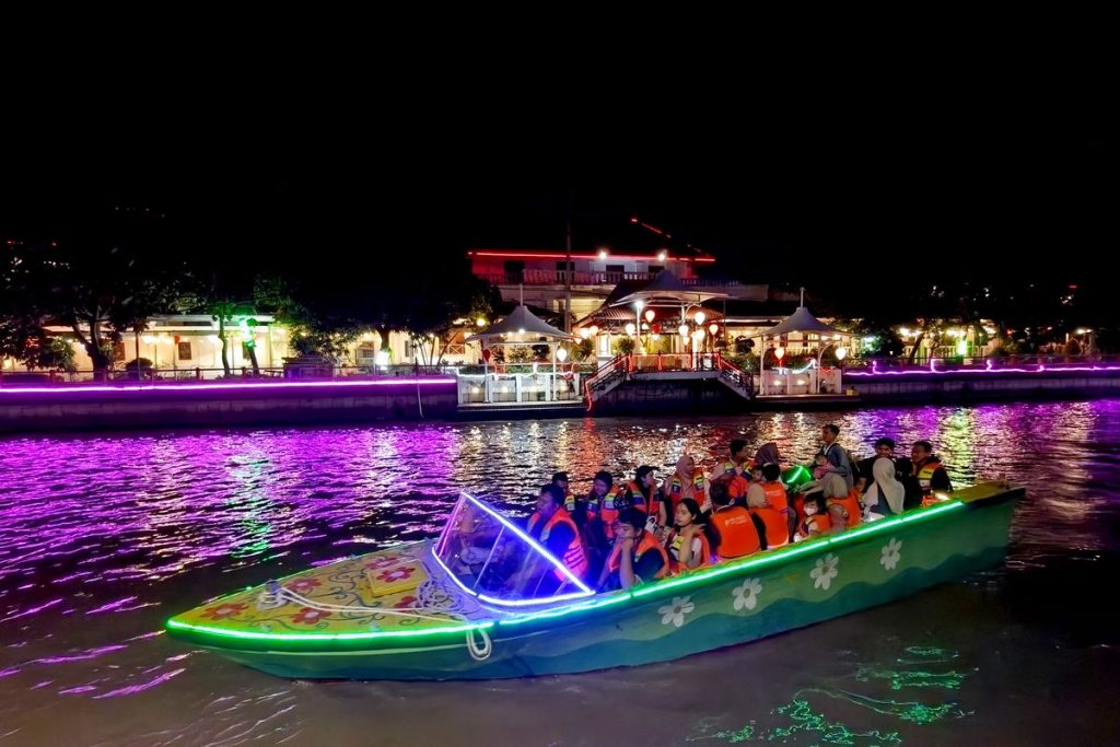 Wisata Perahu Kalimas Surabaya